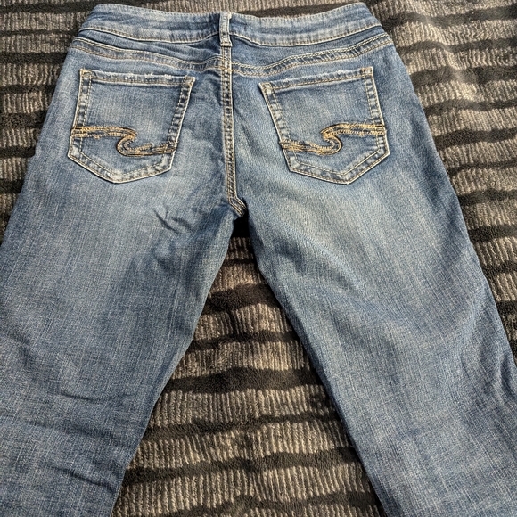 Silver Suki Straight Jeans. Size 28. - Picture 4 of 6